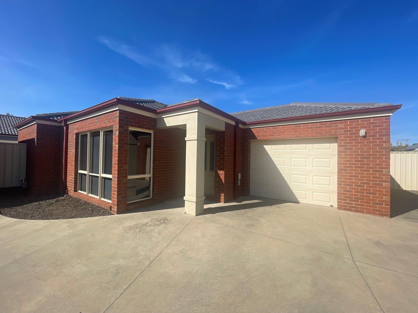 2 bedrooms Townhouse in 3/27 Menzies Crescent SHEPPARTON VIC, 3630