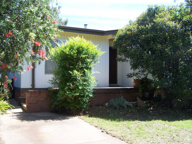 113 Gobolion Street, WELLINGTON NSW 2820, Image 0