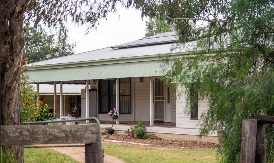 4 bedrooms House in 67 SCHOCH ROAD ROSENTHAL HEIGHTS QLD, 4370