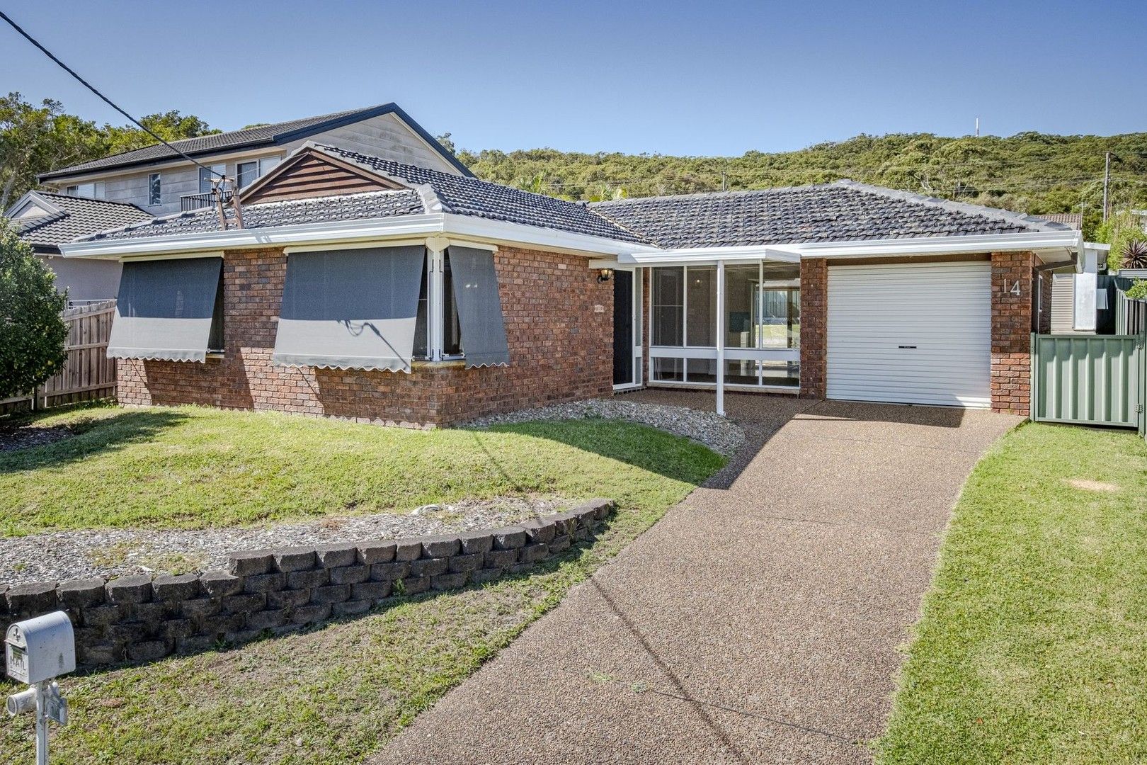3 bedrooms House in 14 Joan Street FORRESTERS BEACH NSW, 2260