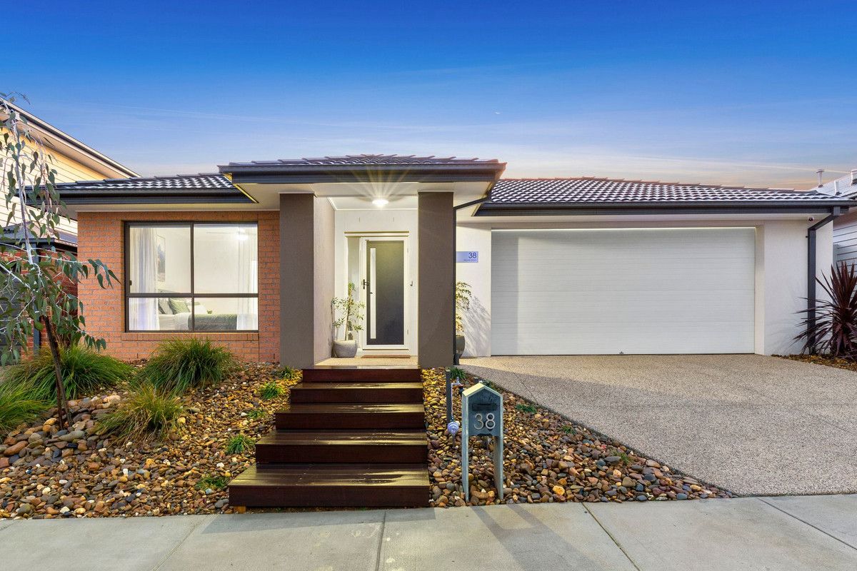 4 bedrooms House in 38 Abode Street ARMSTRONG CREEK VIC, 3217