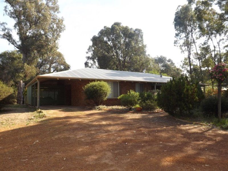 4 bedrooms House in 11 Midwater Court LESCHENAULT WA, 6233