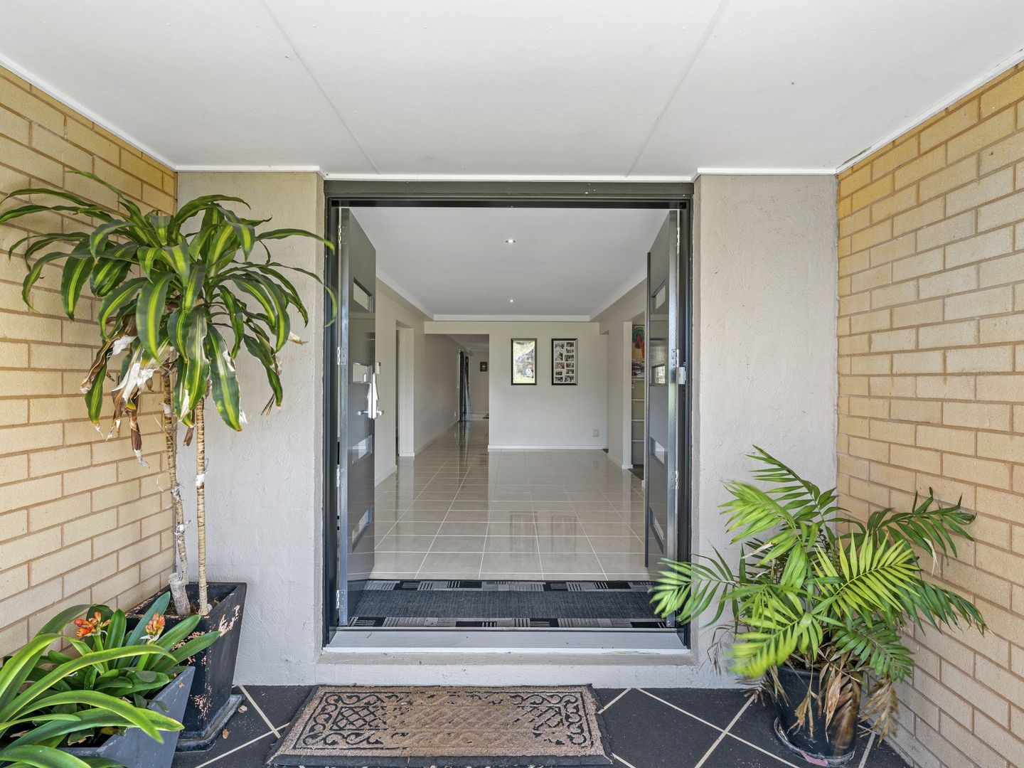 19 Westbury Way, Lakes Entrance VIC 3909, Image 2