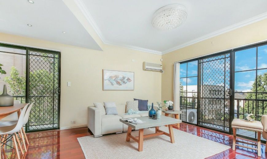 2 bedrooms Apartment / Unit / Flat in 13/68-72 Woniora Road HURSTVILLE NSW, 2220