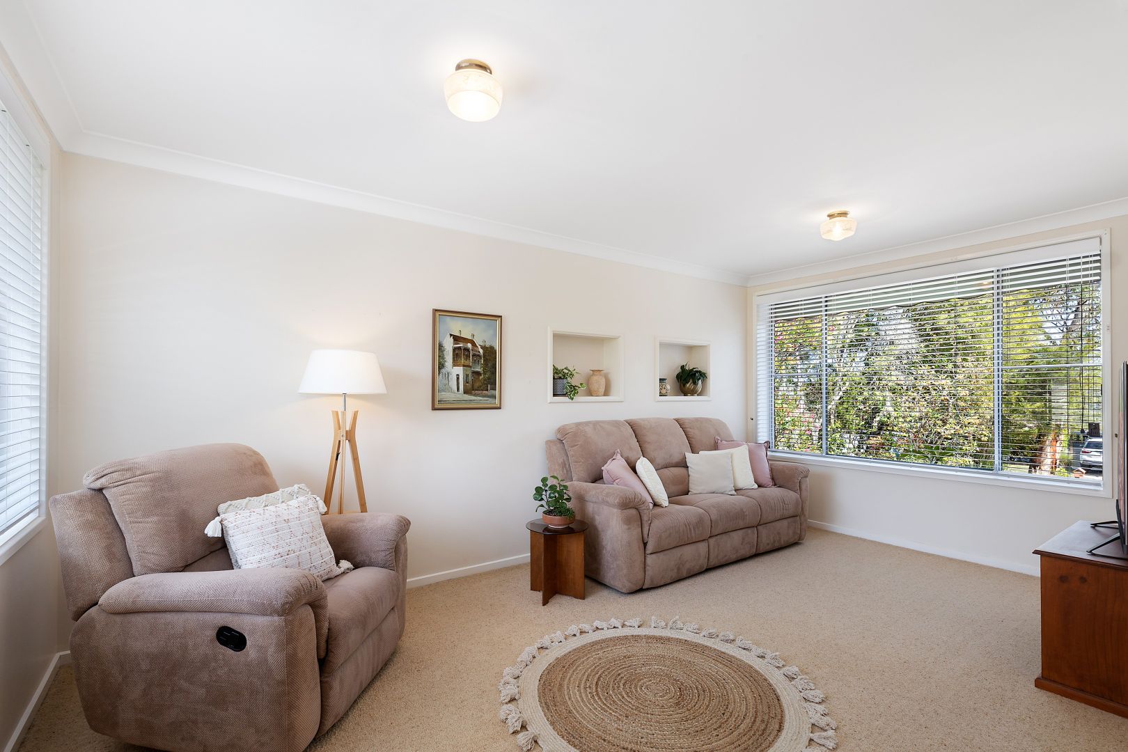 8 Waddell Crescent, Hornsby Heights NSW 2077, Image 2