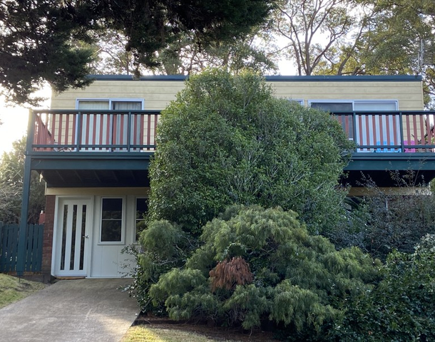 8 Linden Way, Mollymook Beach NSW 2539