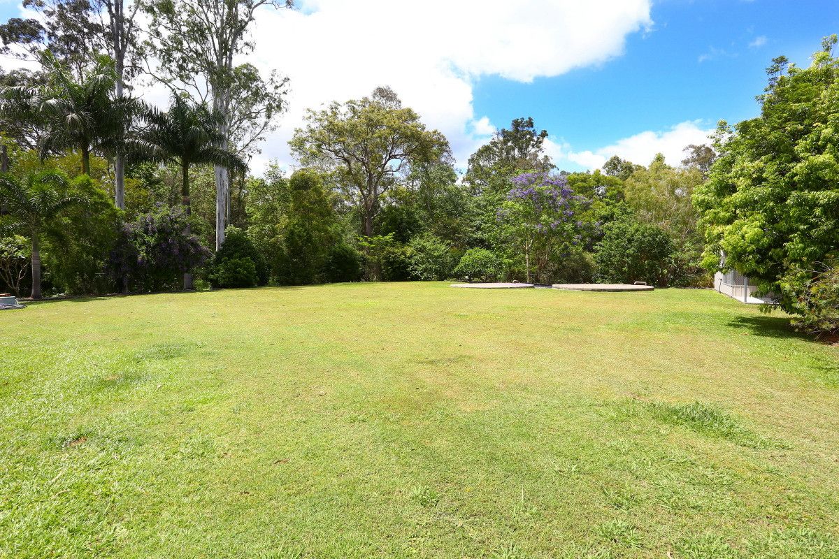 42 Pasture Place, Mount Nathan QLD 4211, Image 2