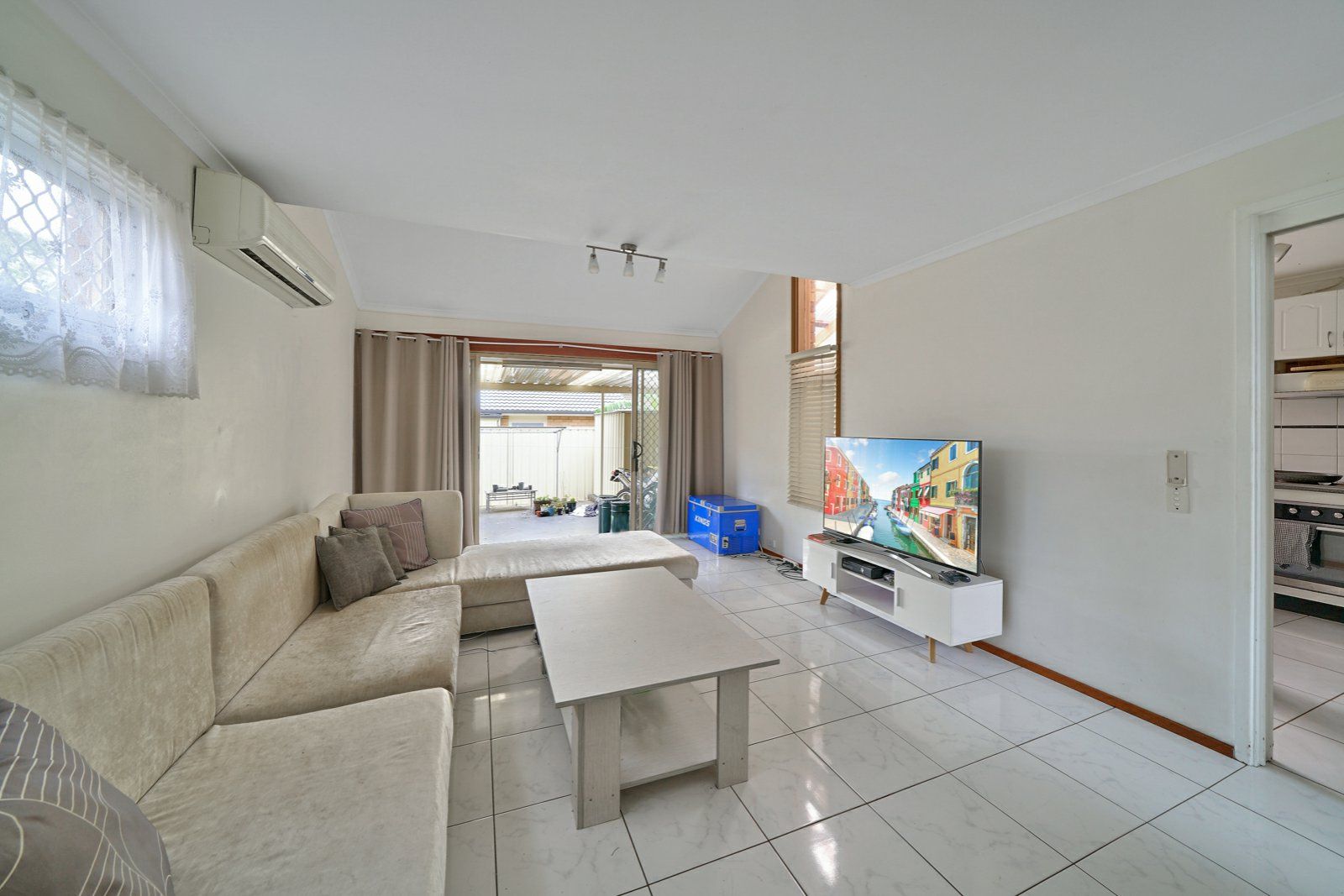 11 Green Lane, Bradbury NSW 2560, Image 1