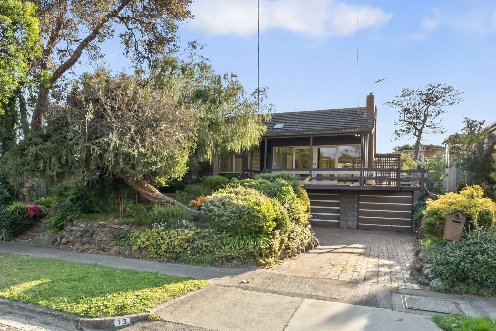 4 bedrooms House in 13 Grandview Aven CHELTENHAM VIC, 3192