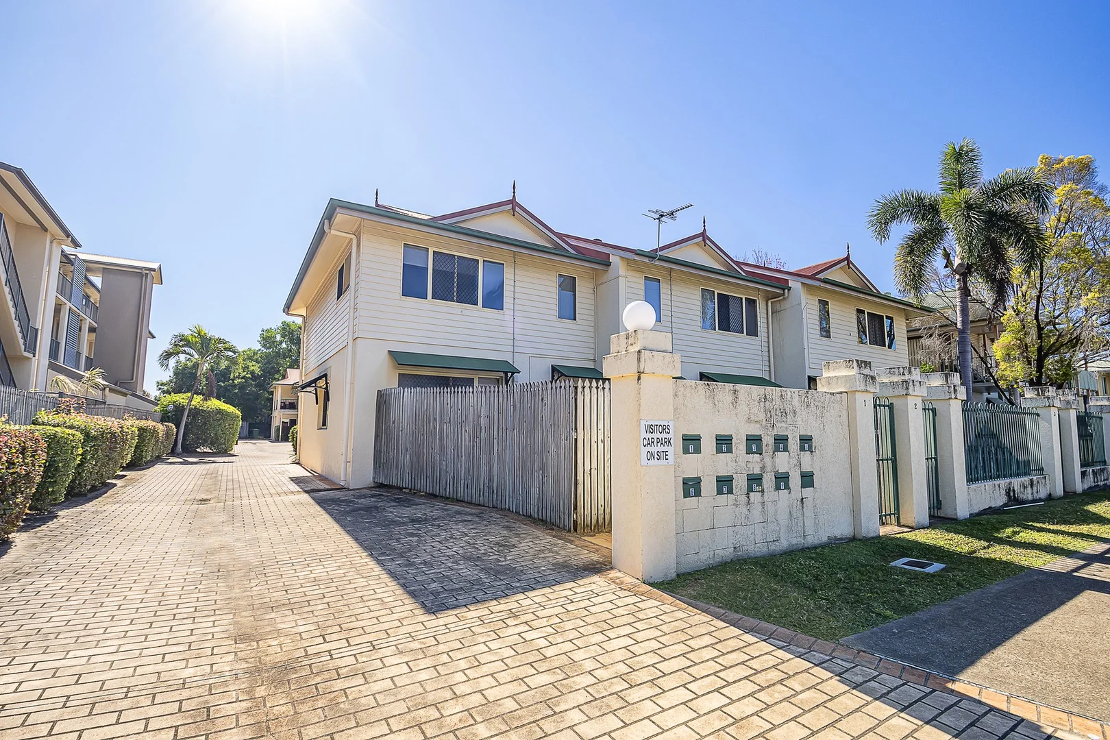 9/11 Albert Street, Cranbrook QLD 4814