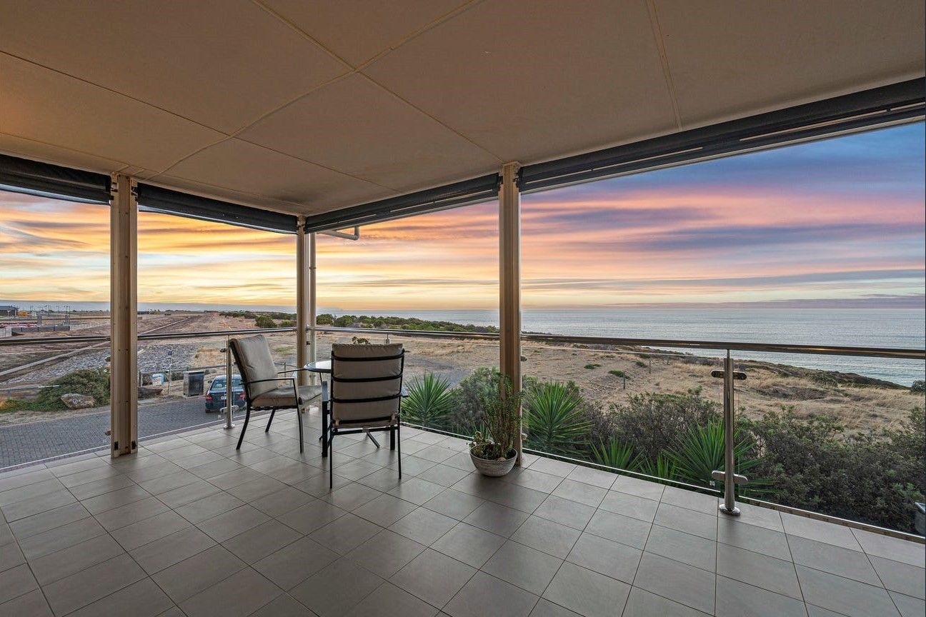 4 bedrooms House in 54 Maidencombe Dr MOANA SA, 5169