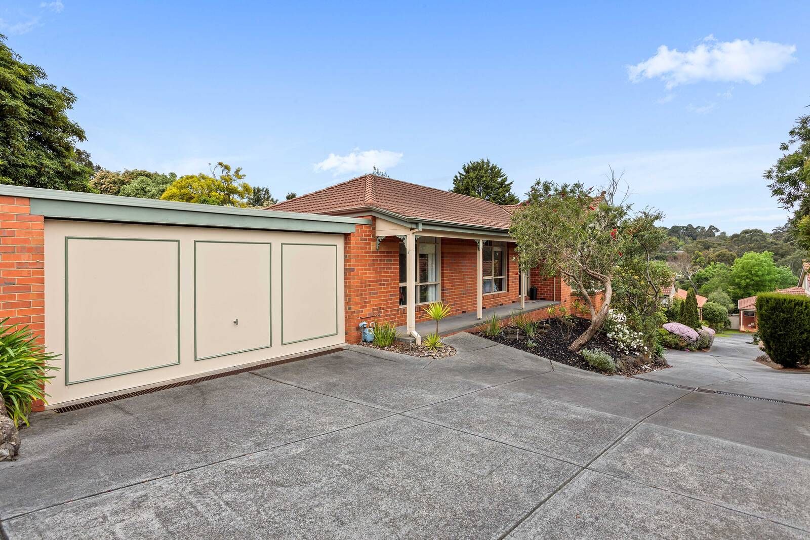 3 bedrooms Apartment / Unit / Flat in 8/370 Church Road TEMPLESTOWE VIC, 3106