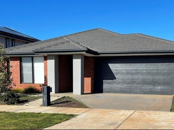 62 Bromley Circuit, Thornhill Park VIC 3335