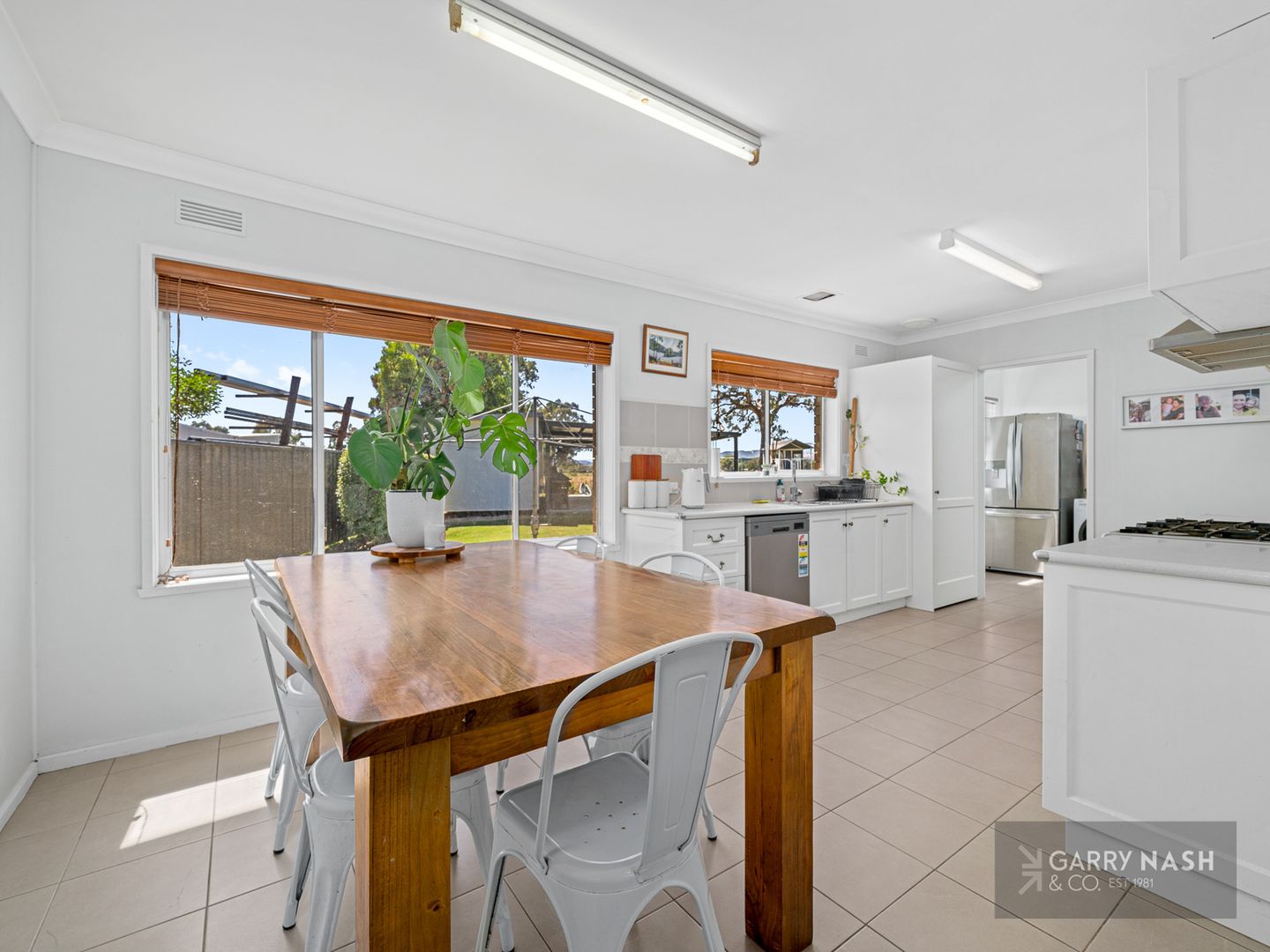 825 Whorouly Road, Whorouly VIC 3735, Image 2