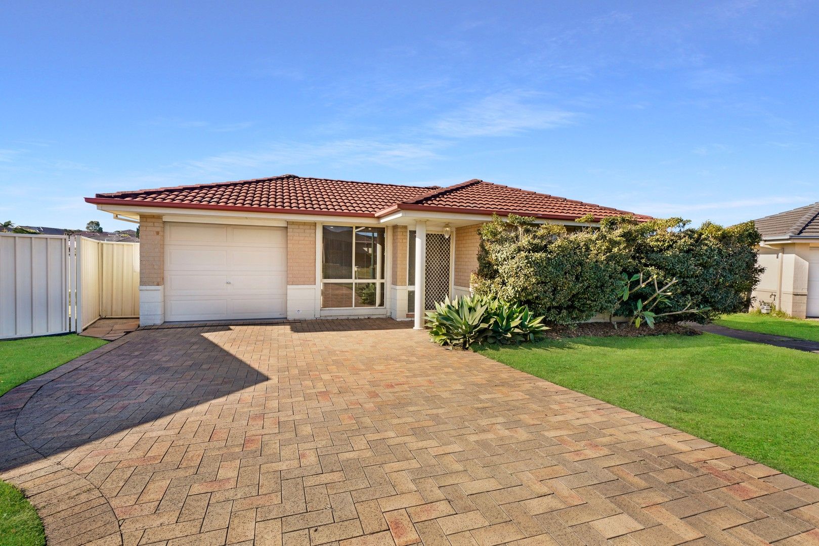3 bedrooms House in 15 Parkside Crescent THORNTON NSW, 2322
