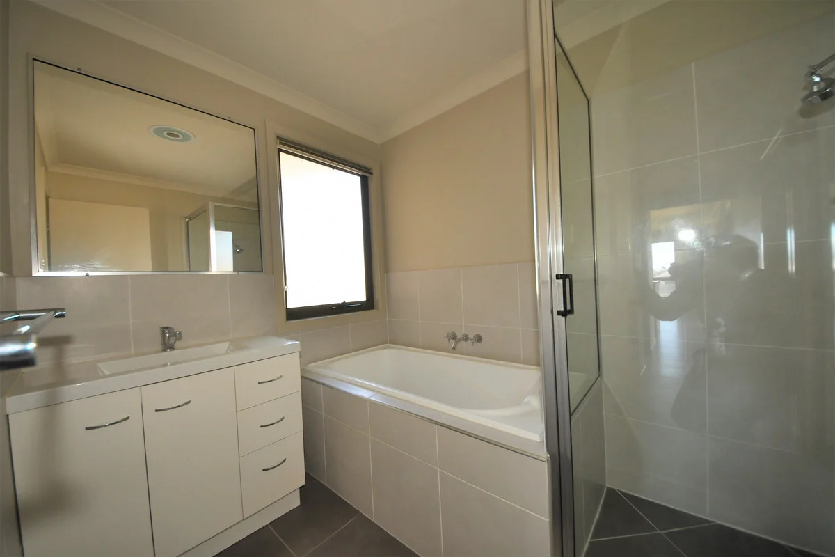 Additional image 11 of 44 Burke and Wills Drive, Gracemere QLD 4702