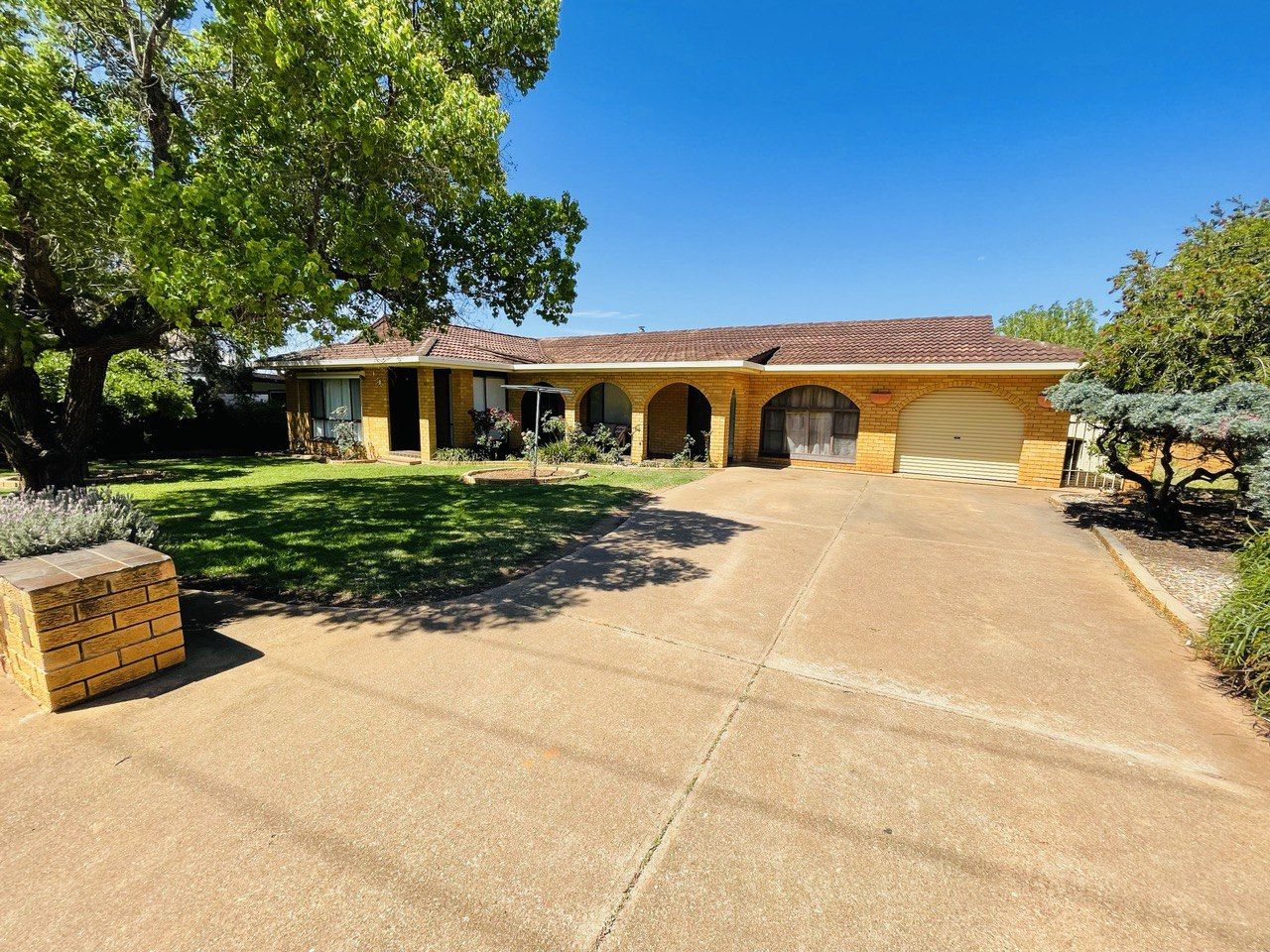 17 Gatenby Street, Condobolin NSW 2877, Image 1