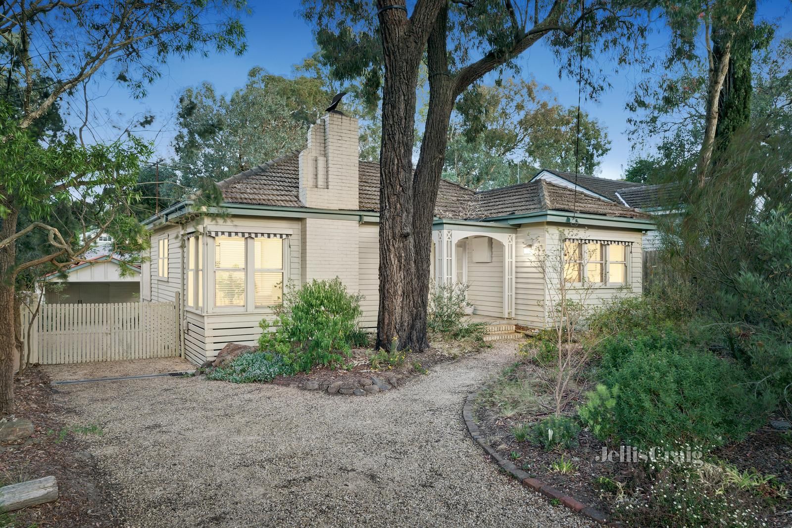 3 bedrooms House in 5 Lalwa Street BLACKBURN VIC, 3130