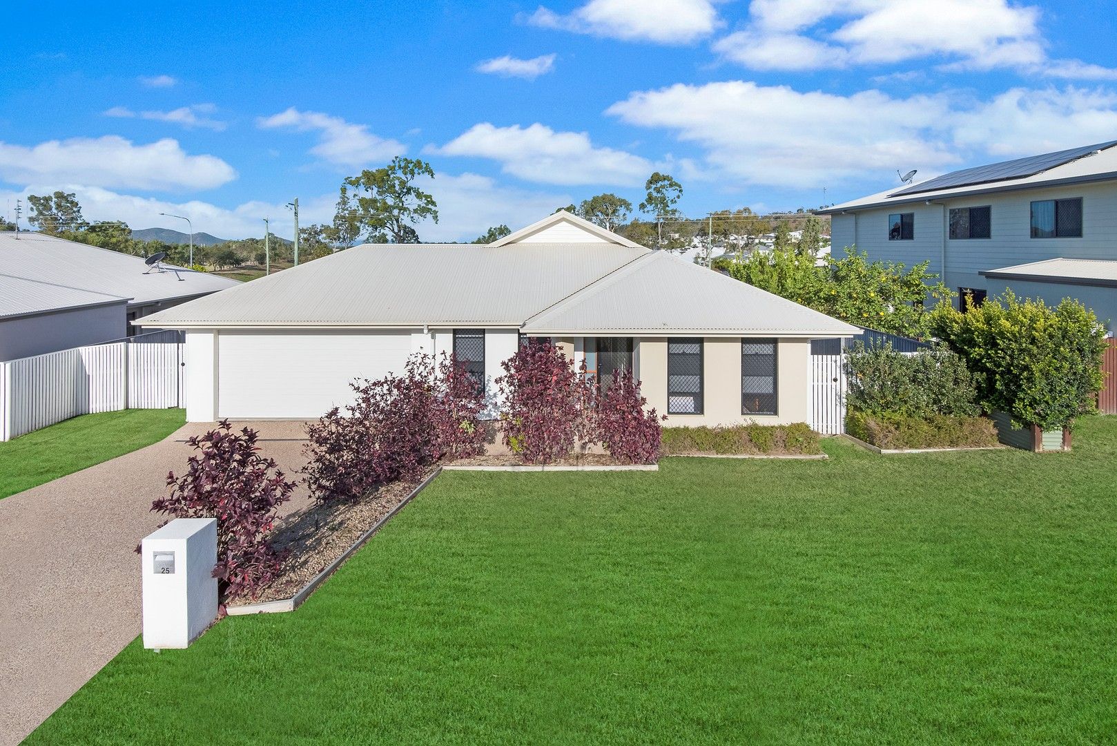 25 Bilbao Place, Bushland Beach QLD 4818, Image 0