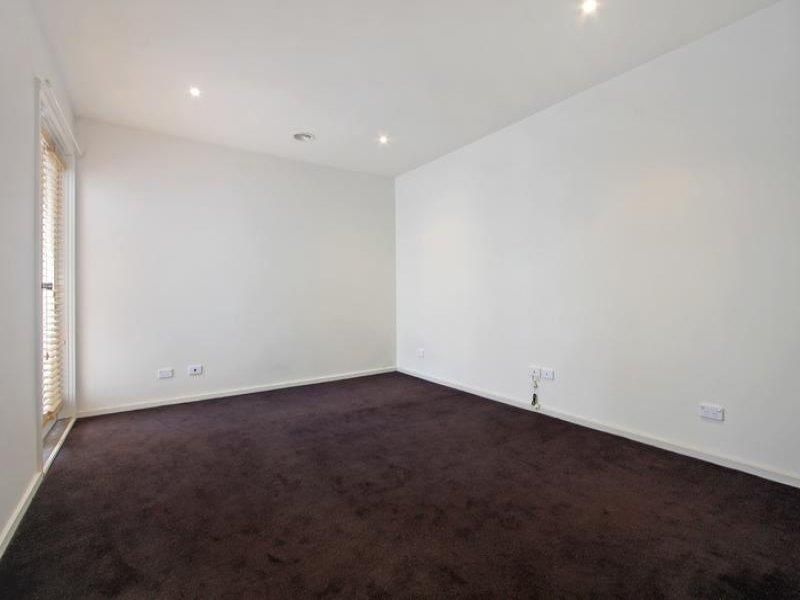 2/70 Harlington Street, Clayton VIC 3168, Image 1