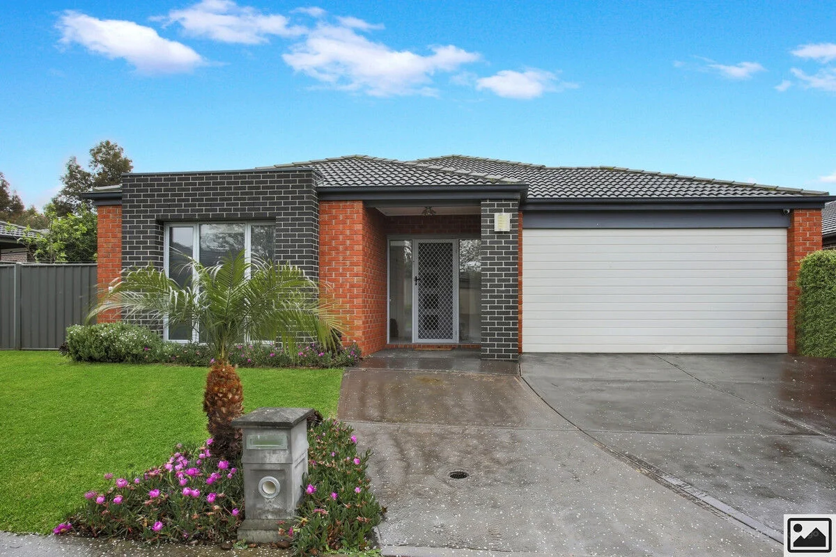 3 Abrus Circuit, Cranbourne North VIC 3977