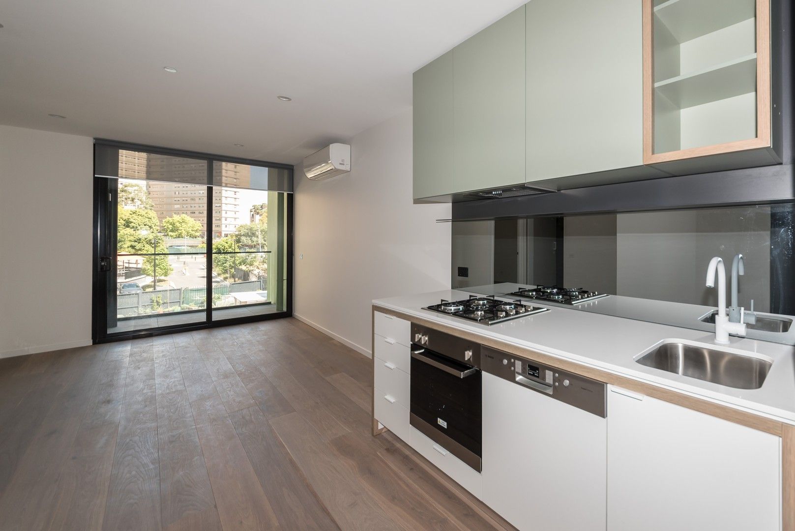 2 bedrooms Apartment / Unit / Flat in 215/495 Rathdowne Street CARLTON VIC, 3053