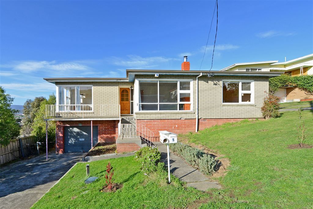 4 bedrooms House in 1 Elliot Road GLENORCHY TAS, 7010