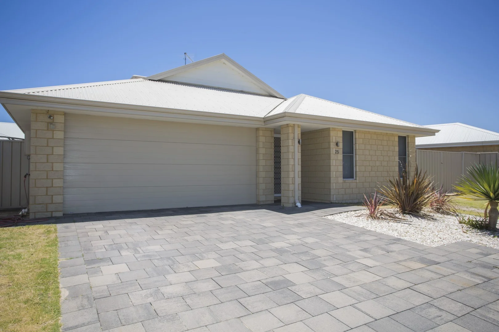 25 Hokitika Drive, Dudley Park WA 6210