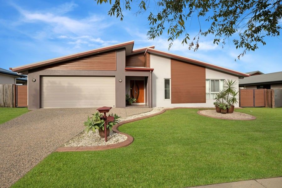 4 bedrooms House in 40 Cinnamon Drive GLENELLA QLD, 4740