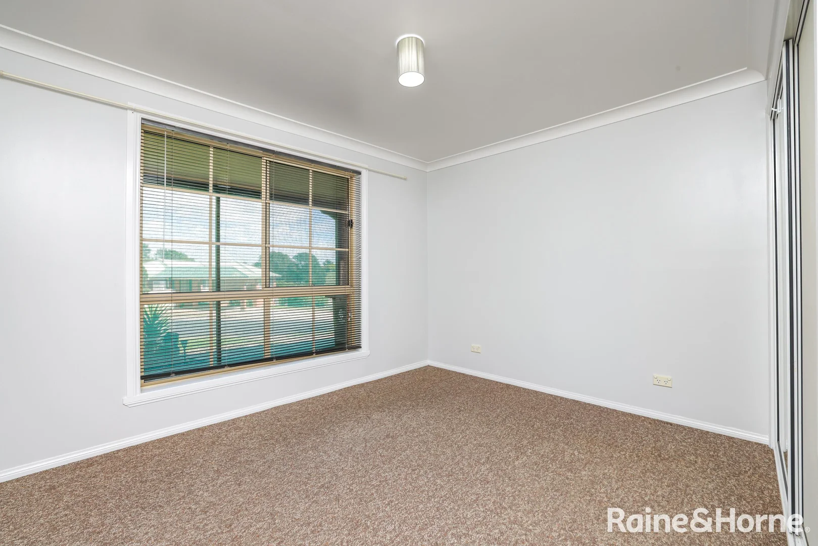 Additional image 10 of 2/2 Sundown Drive, Kelso NSW 2795