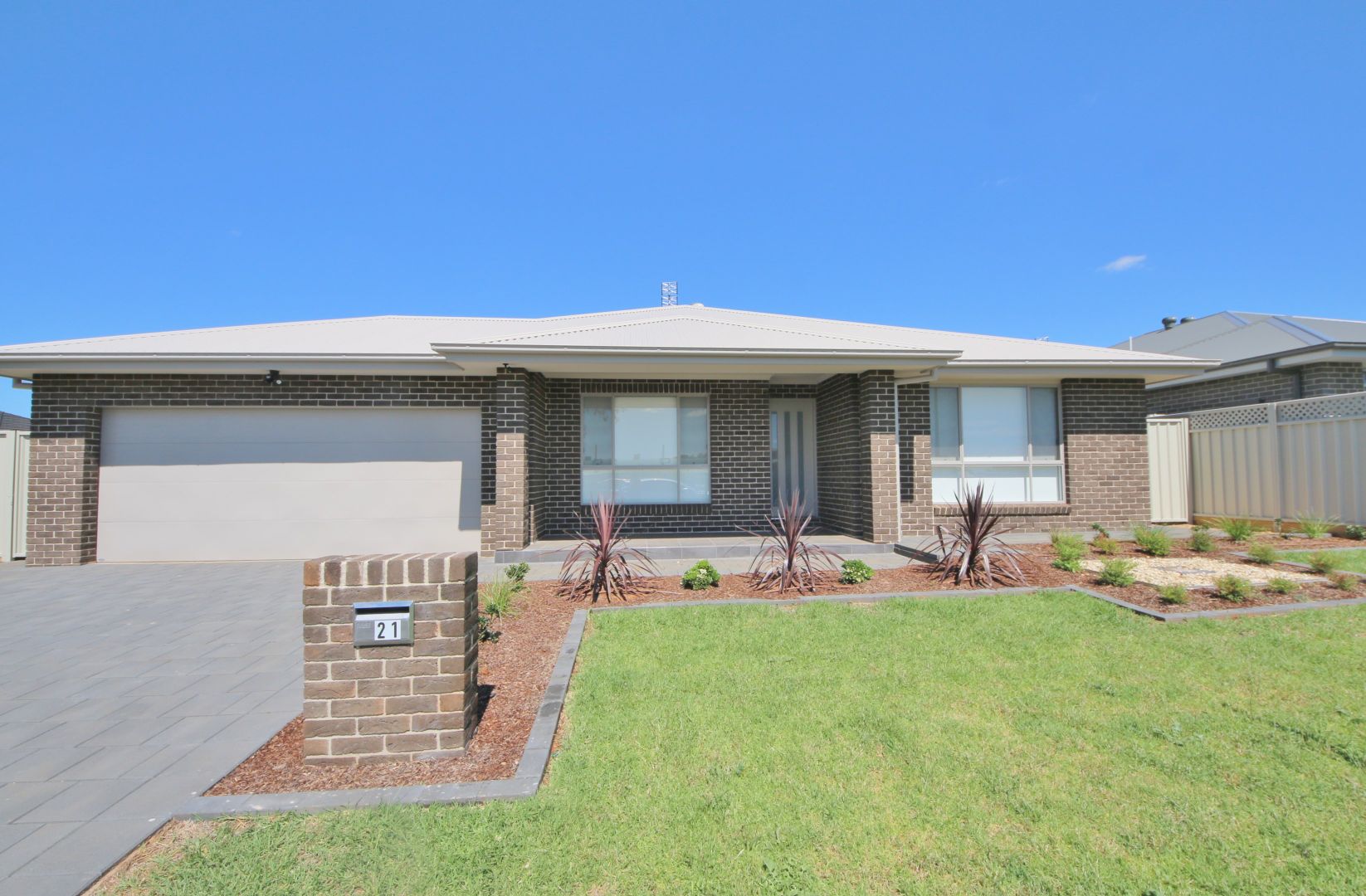 21 Apsley Crescent, Dubbo NSW 2830