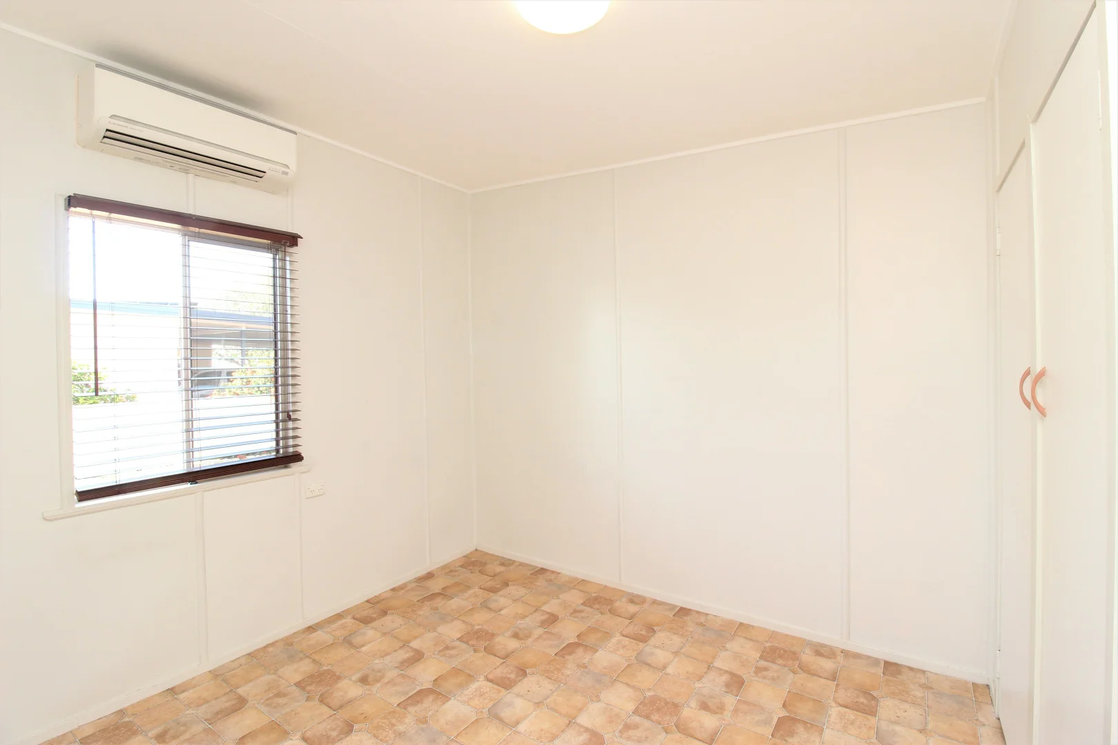 Additional image 6 of 2/35 Dempsey Street, Mount Isa QLD 4825