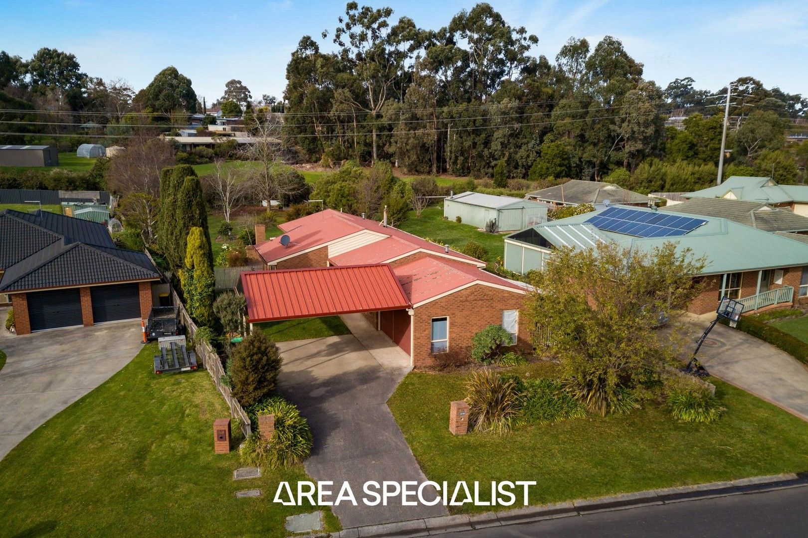 16 Clinton Court, Leongatha VIC 3953, Image 2