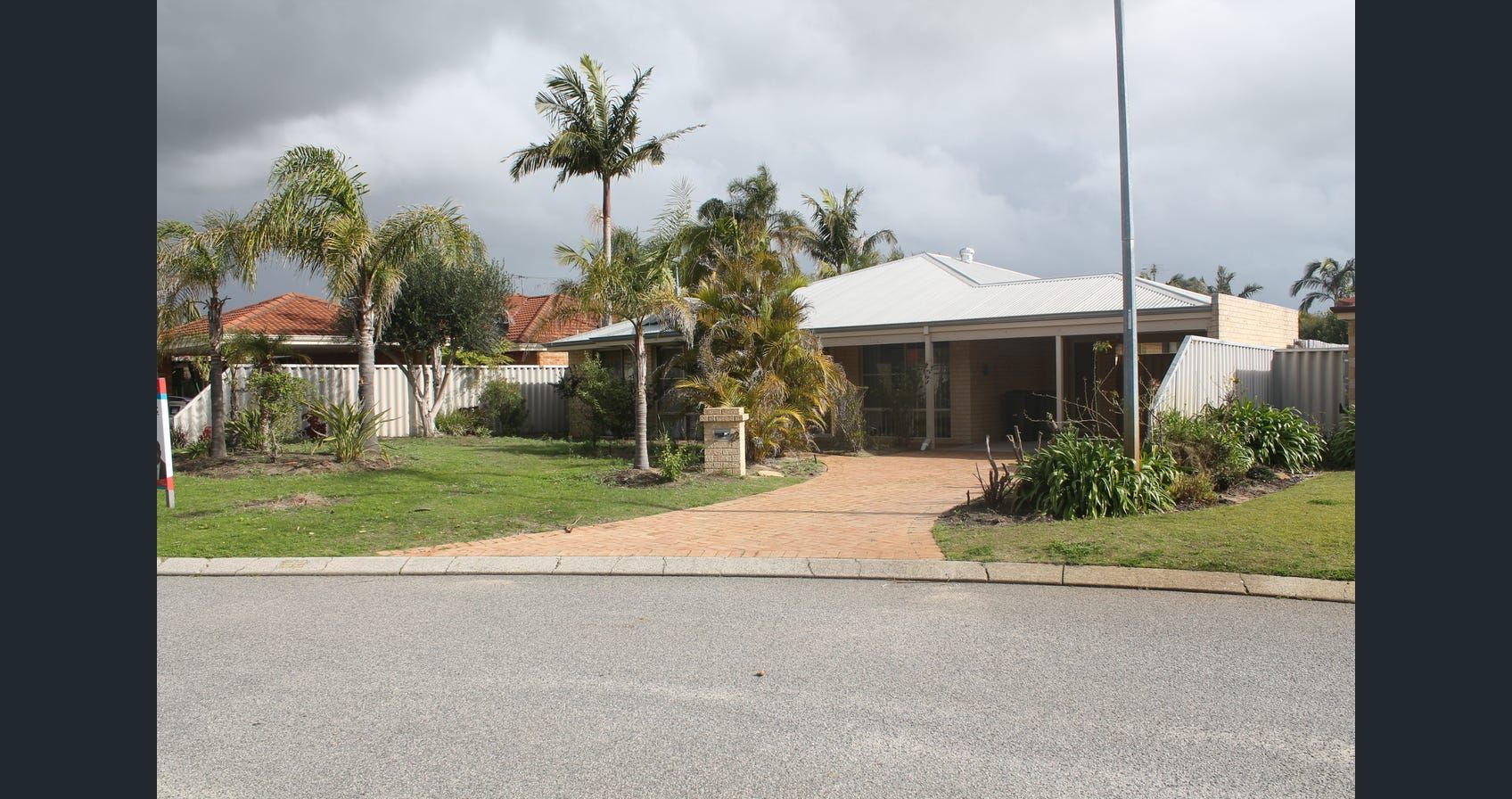 4 bedrooms House in 22 Marich Cove ATWELL WA, 6164