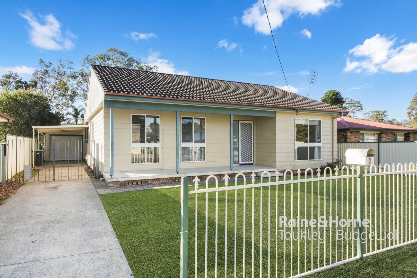 4 bedrooms House in 3 Nerida Avenue SAN REMO NSW, 2262