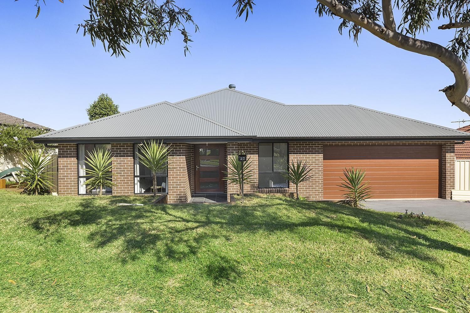 22 Tradewinds Avenue, Summerland Point Property History & Address