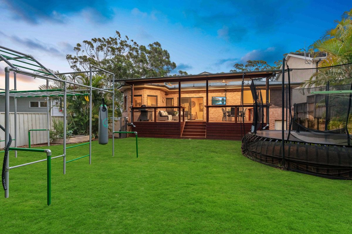 4 bedrooms House in 58 Bateau Bay Road BATEAU BAY NSW, 2261