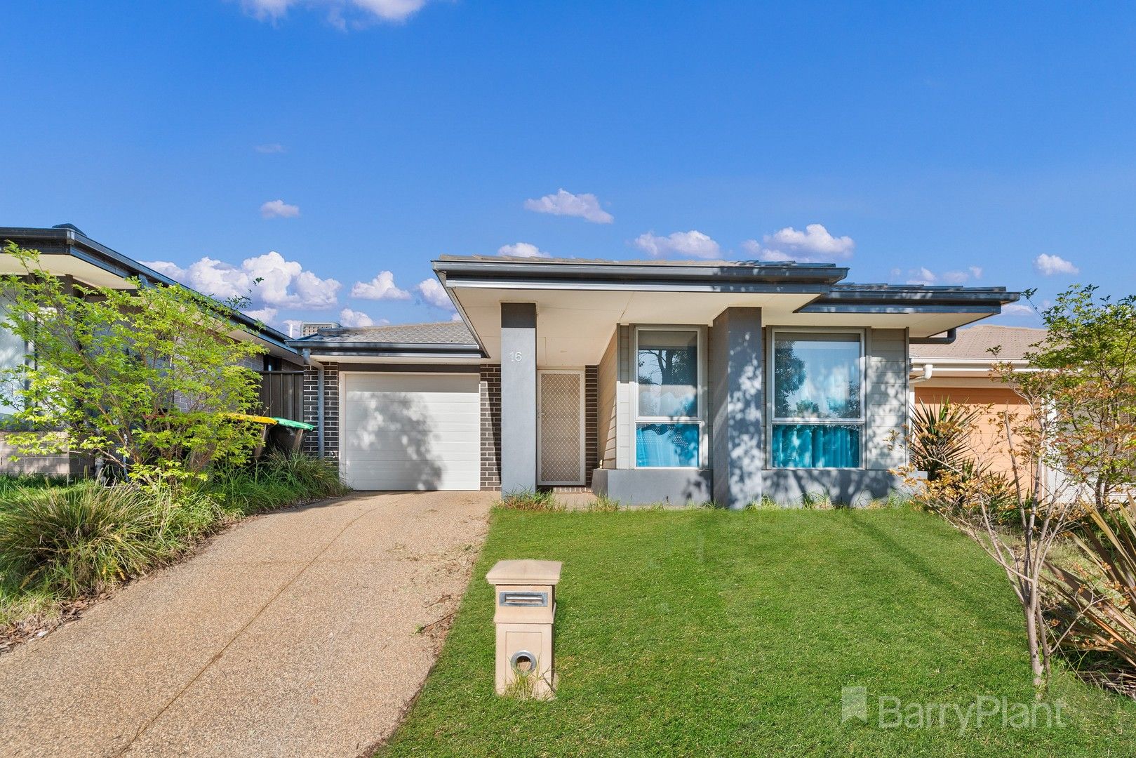 4 bedrooms House in 16 Alabaster Avenue COBBLEBANK VIC, 3338