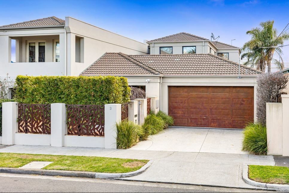 4 bedrooms Townhouse in 3 Ocean Street HAMPTON VIC, 3188