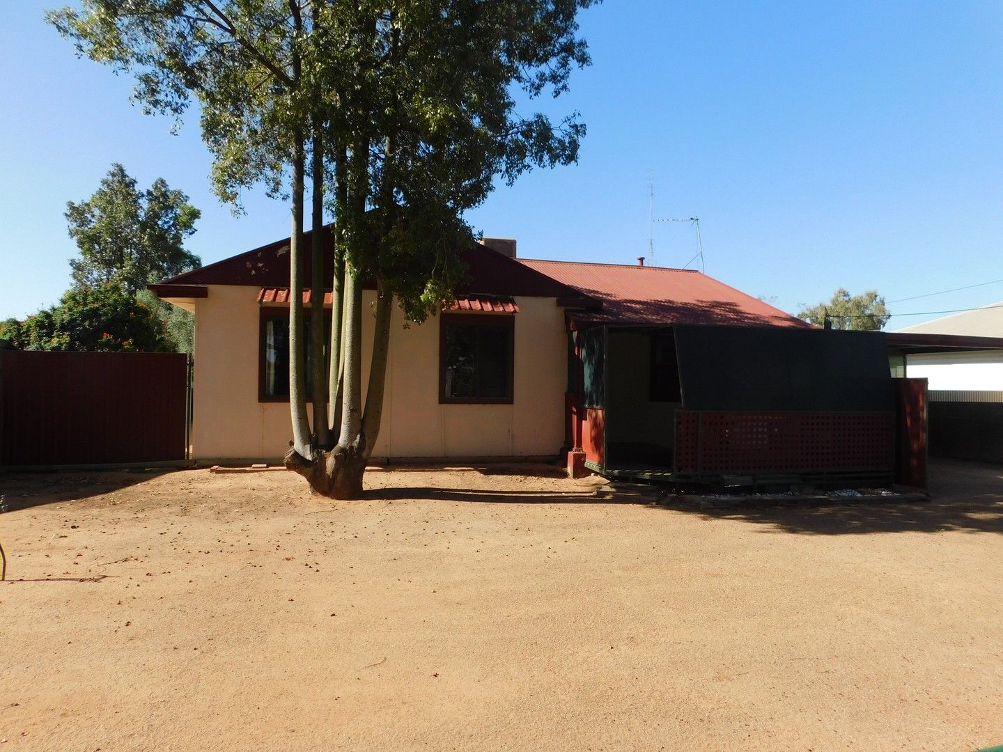 3 bedrooms House in 15 Meadow Crescent PORT PIRIE SA, 5540