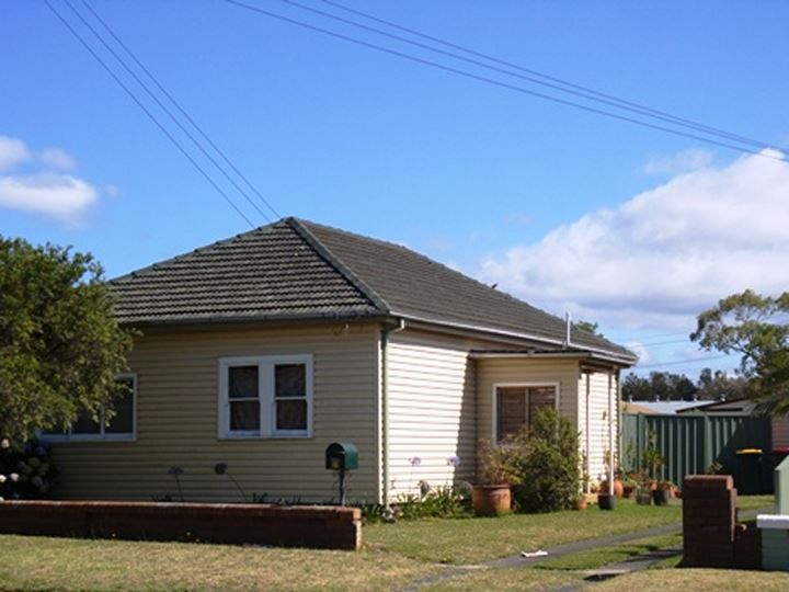 32 Addison Avenue, Lake Illawarra NSW 2528, Image 0