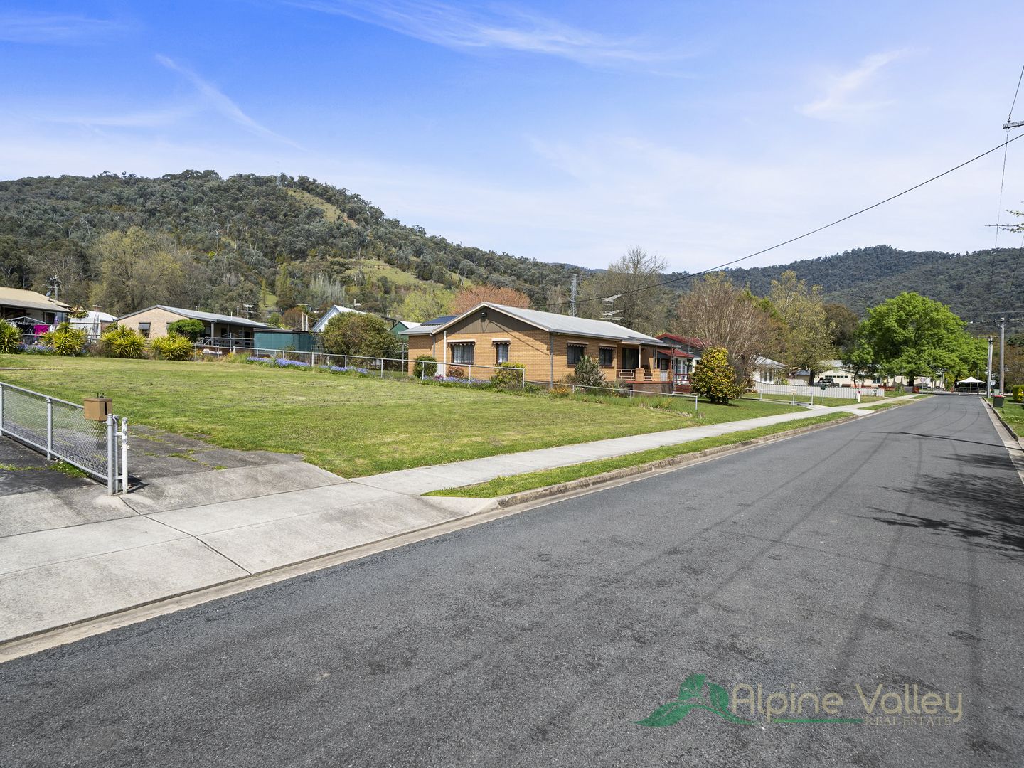 10 Beauty Avenue, Mount Beauty VIC 3699, Image 1