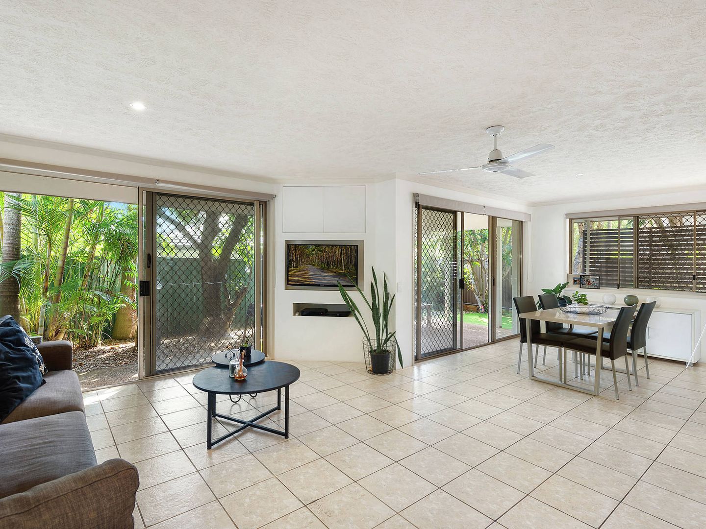 70/2320 Gold Coast Highway, Mermaid Beach QLD 4218, Image 1