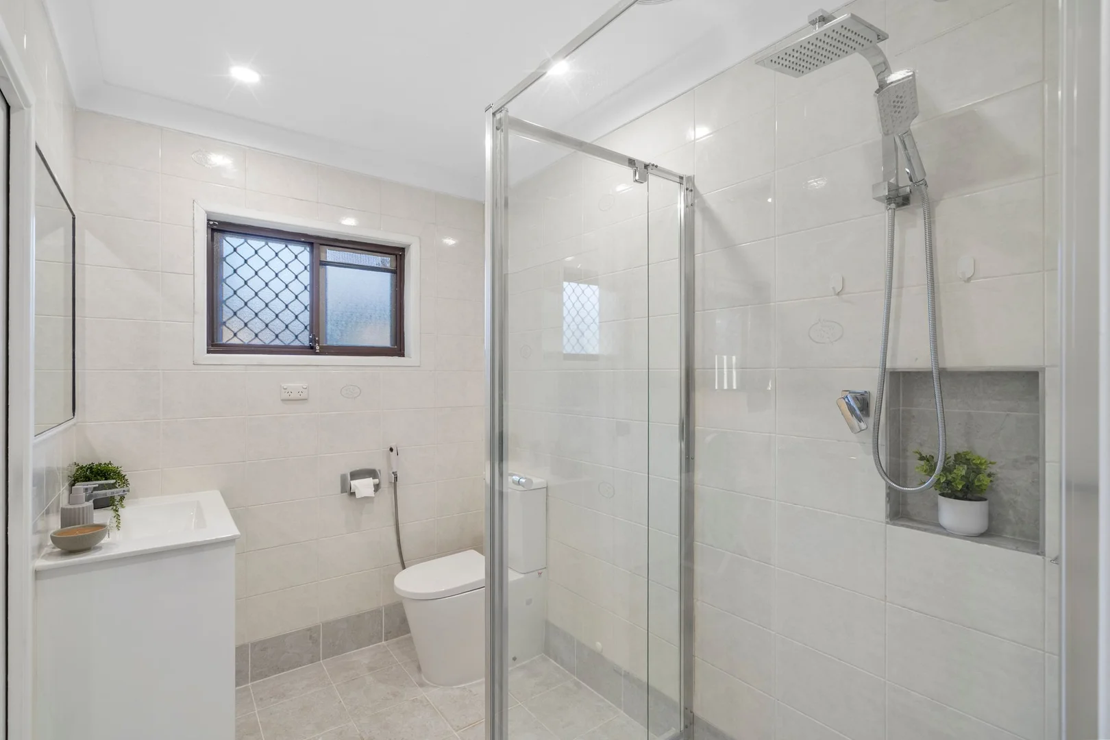 Additional image 18 of 33-35 Lake Road, Slacks Creek QLD 4127