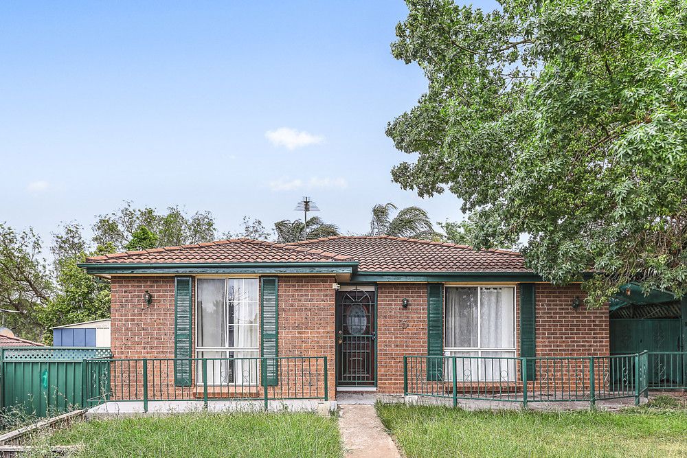 5 Gaspard Place, Ambarvale NSW 2560