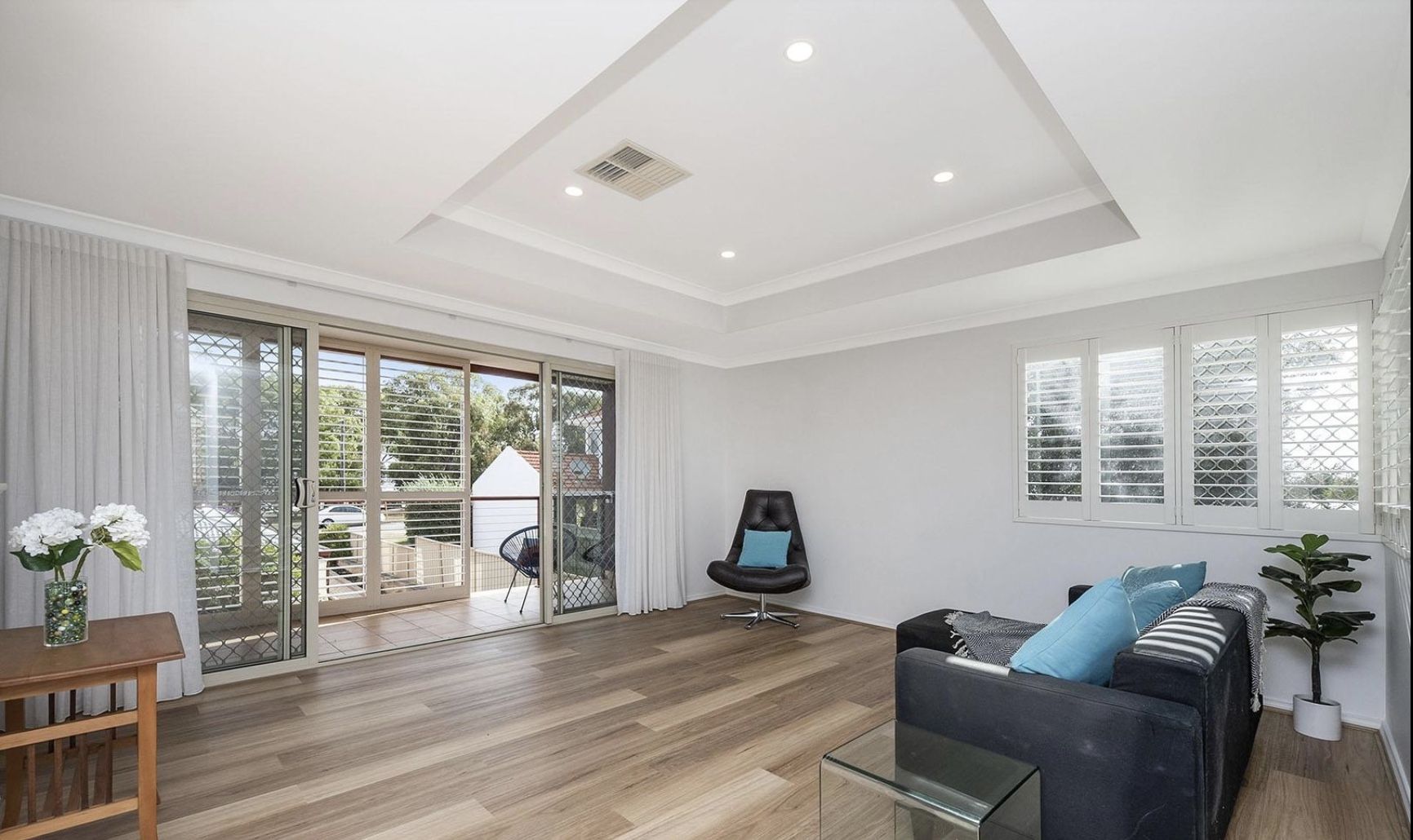 4 bedrooms House in 38B Edmondson Crescent, KARRINYUP WA, 6018