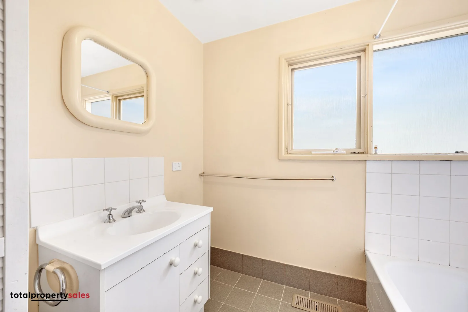 Additional image 5 of 88 Kambalda Crescent, Fisher ACT 2611