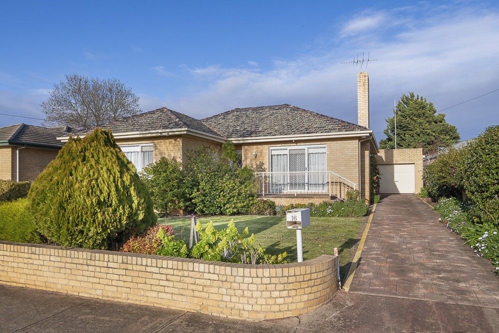 16 Terence St, Sunbury VIC 3429 House For Rent 440 Domain