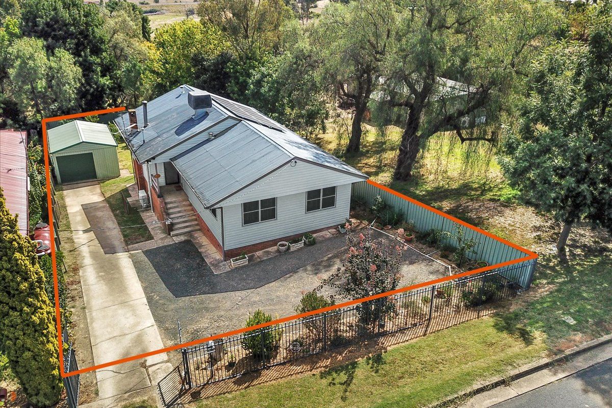 4 bedrooms House in UNDER OFFER GUNDAGAI NSW, 2722