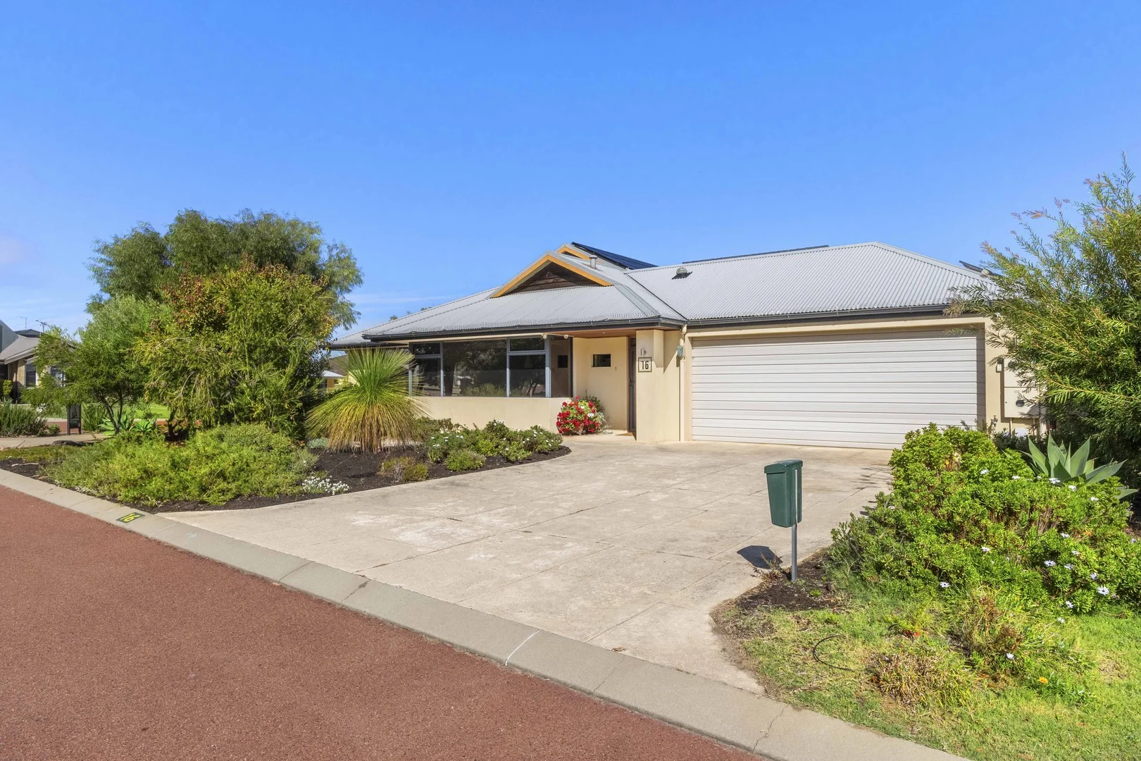 16 Sinclair Vista, Lakelands WA 6180